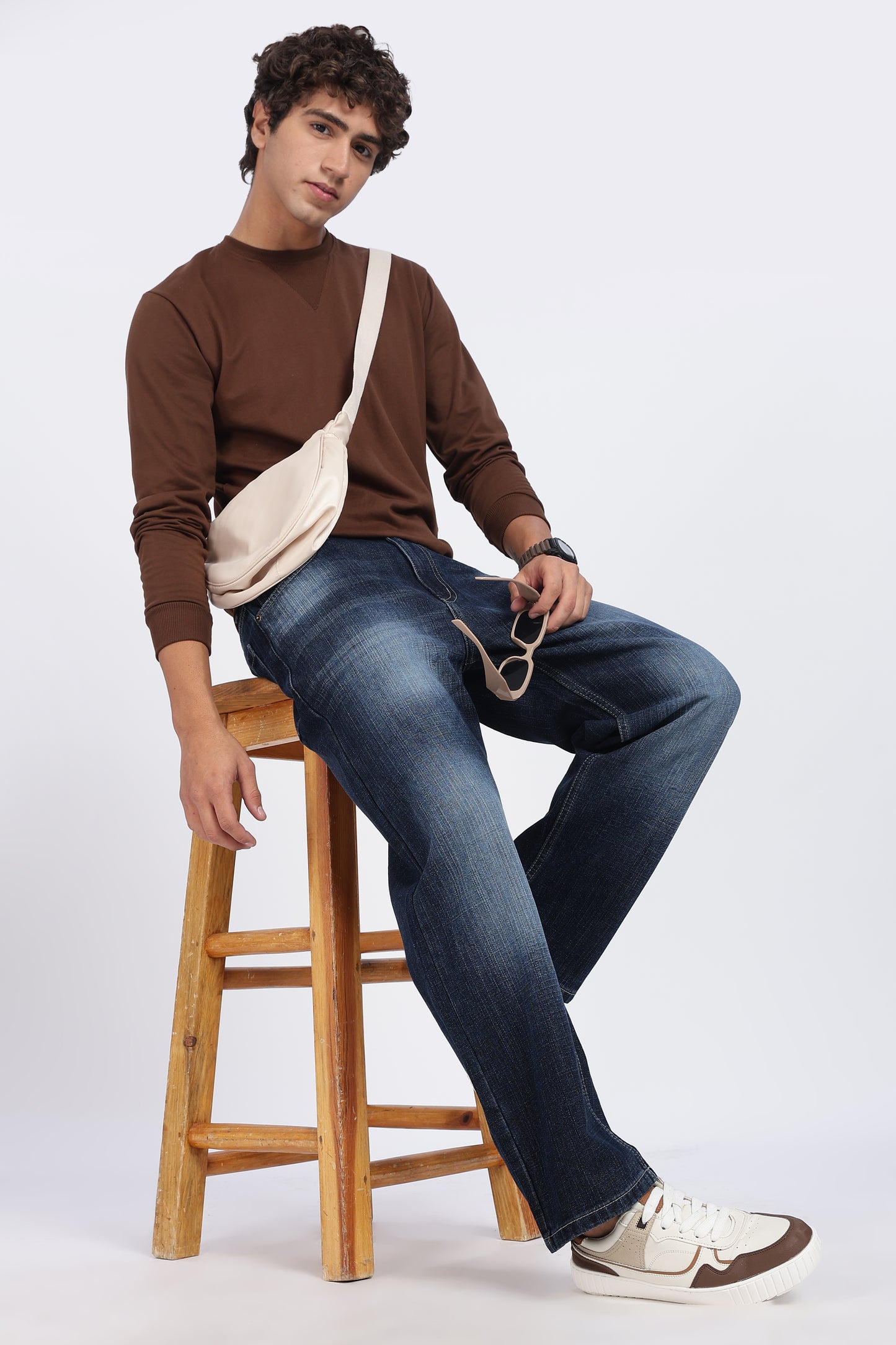 Dark Blue Mid-Wash Denim Jeans – Straight Fit