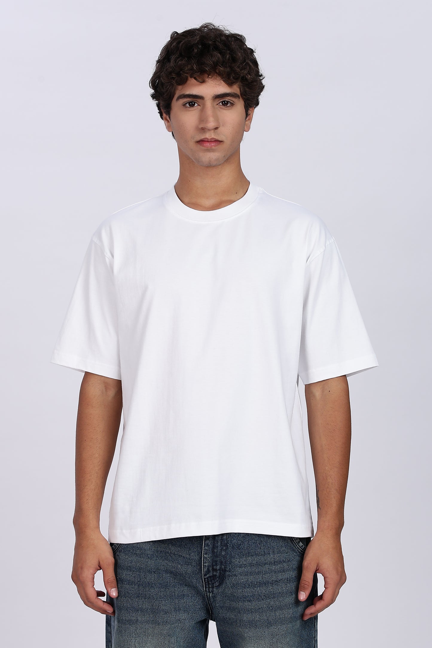 Five-Sleeve Drop Shoulder White T-Shirt