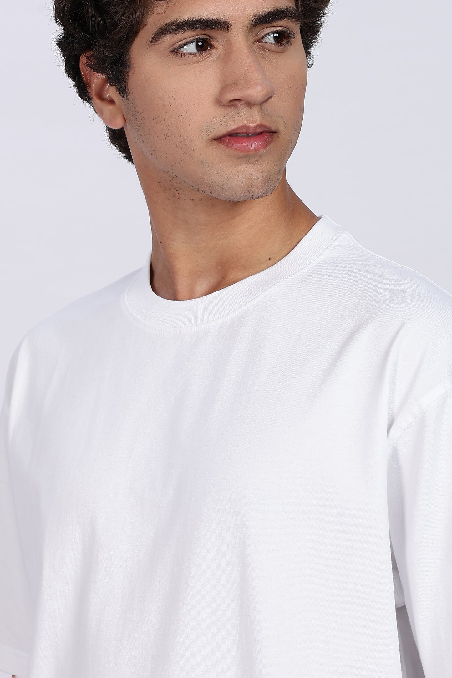 Five-Sleeve Drop Shoulder White T-Shirt
