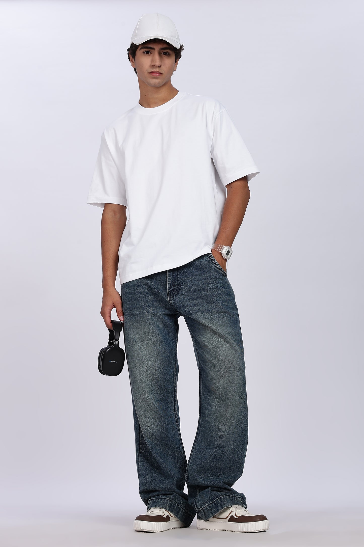 Five-Sleeve Drop Shoulder White T-Shirt