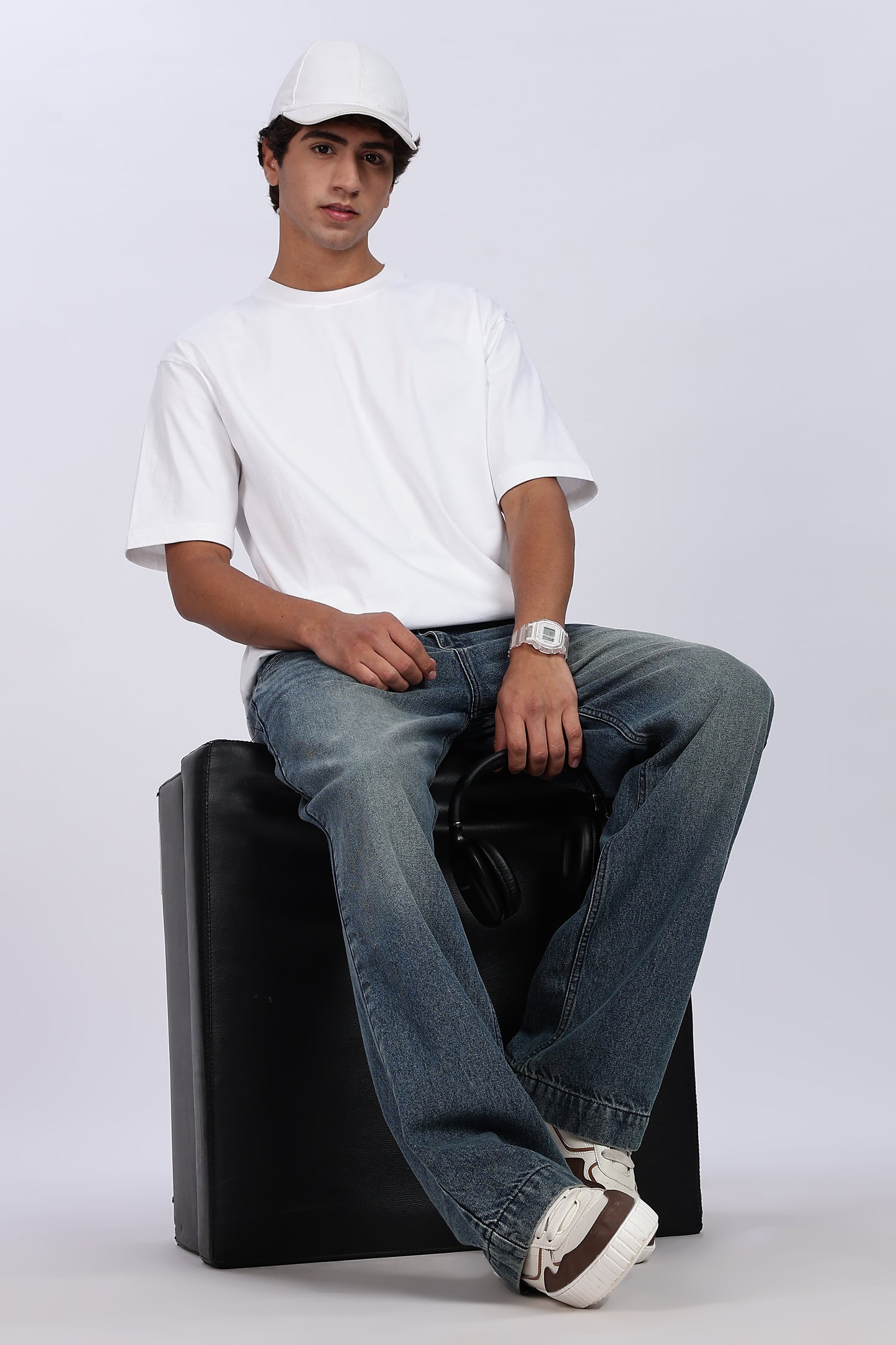 Five-Sleeve Drop Shoulder White T-Shirt