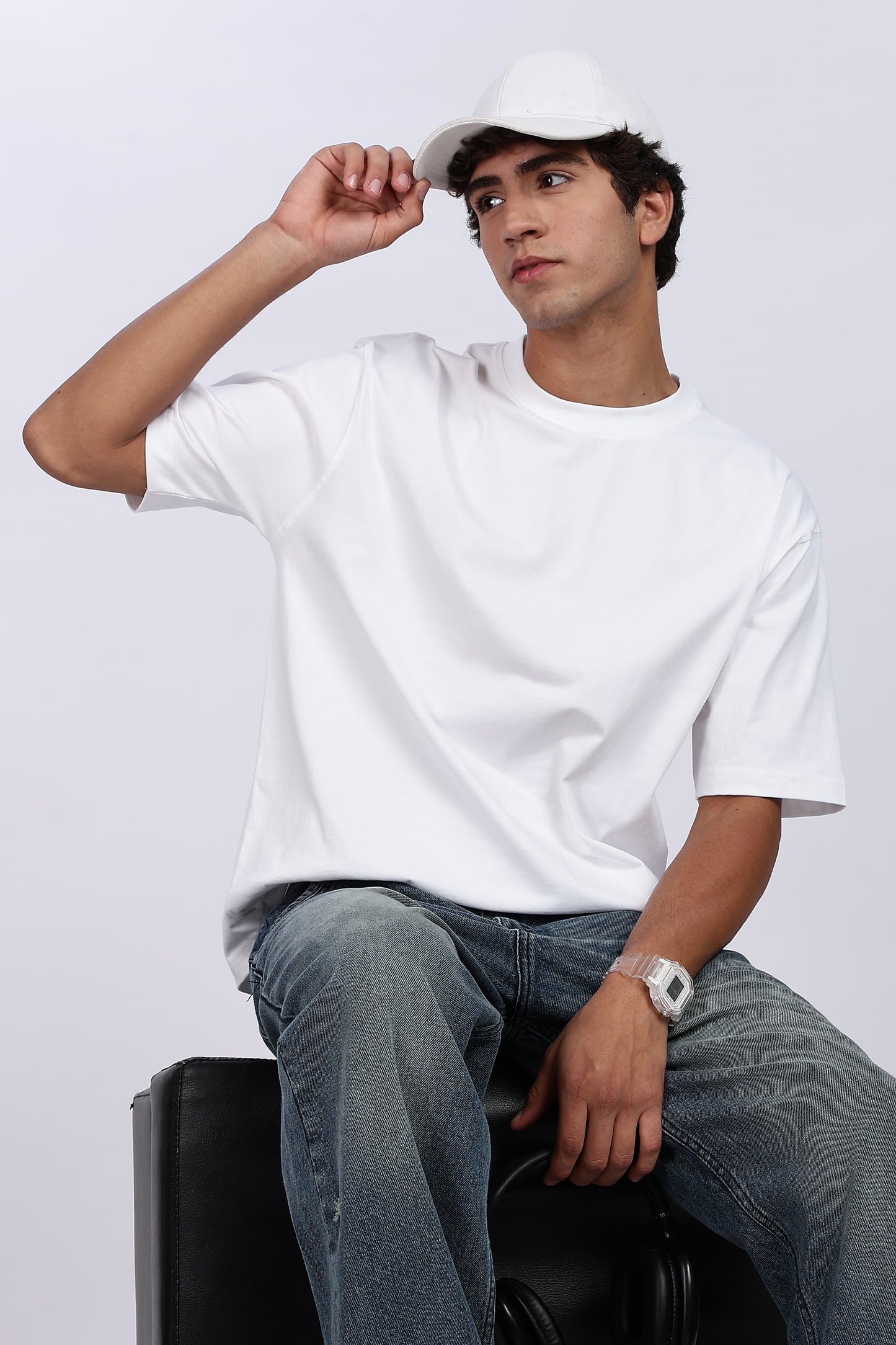 Five-Sleeve Drop Shoulder White T-Shirt