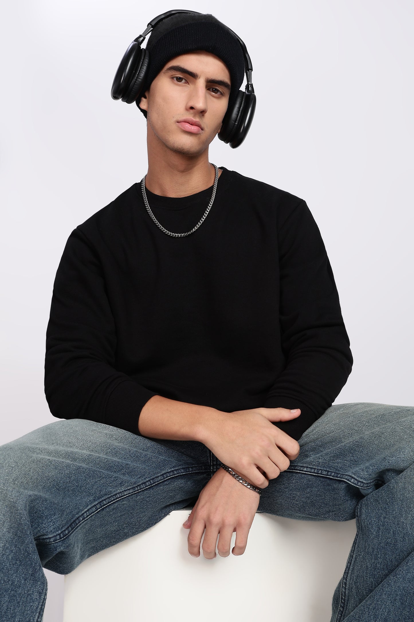 Black Minimal Sweatshirt